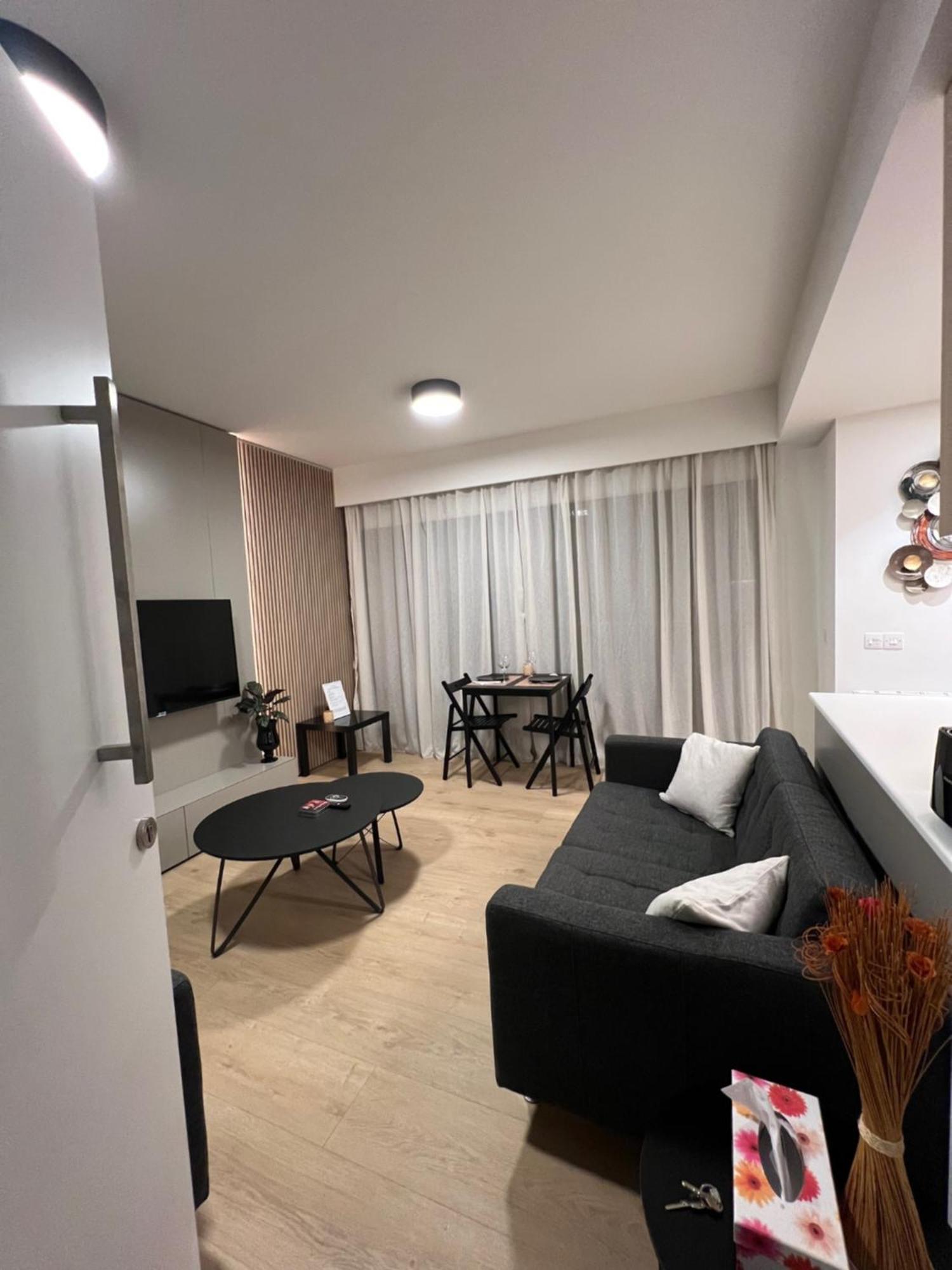 Daniela'S Modern Apartment Strovolos Exterior photo